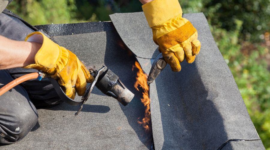 Professional gutter cleaning in Medina, TN